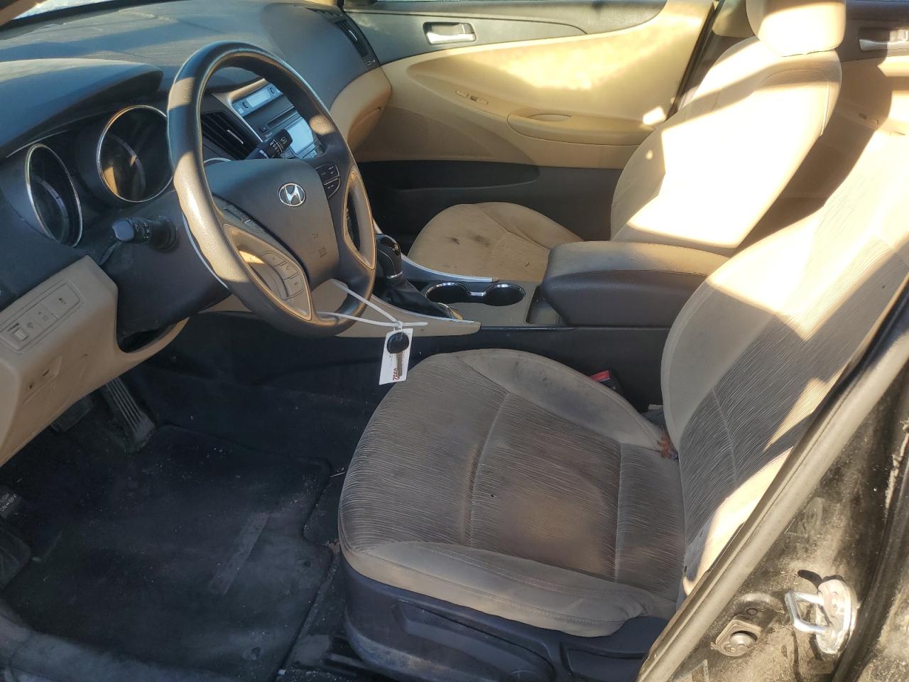 2012 Hyundai Sonata - Image 7