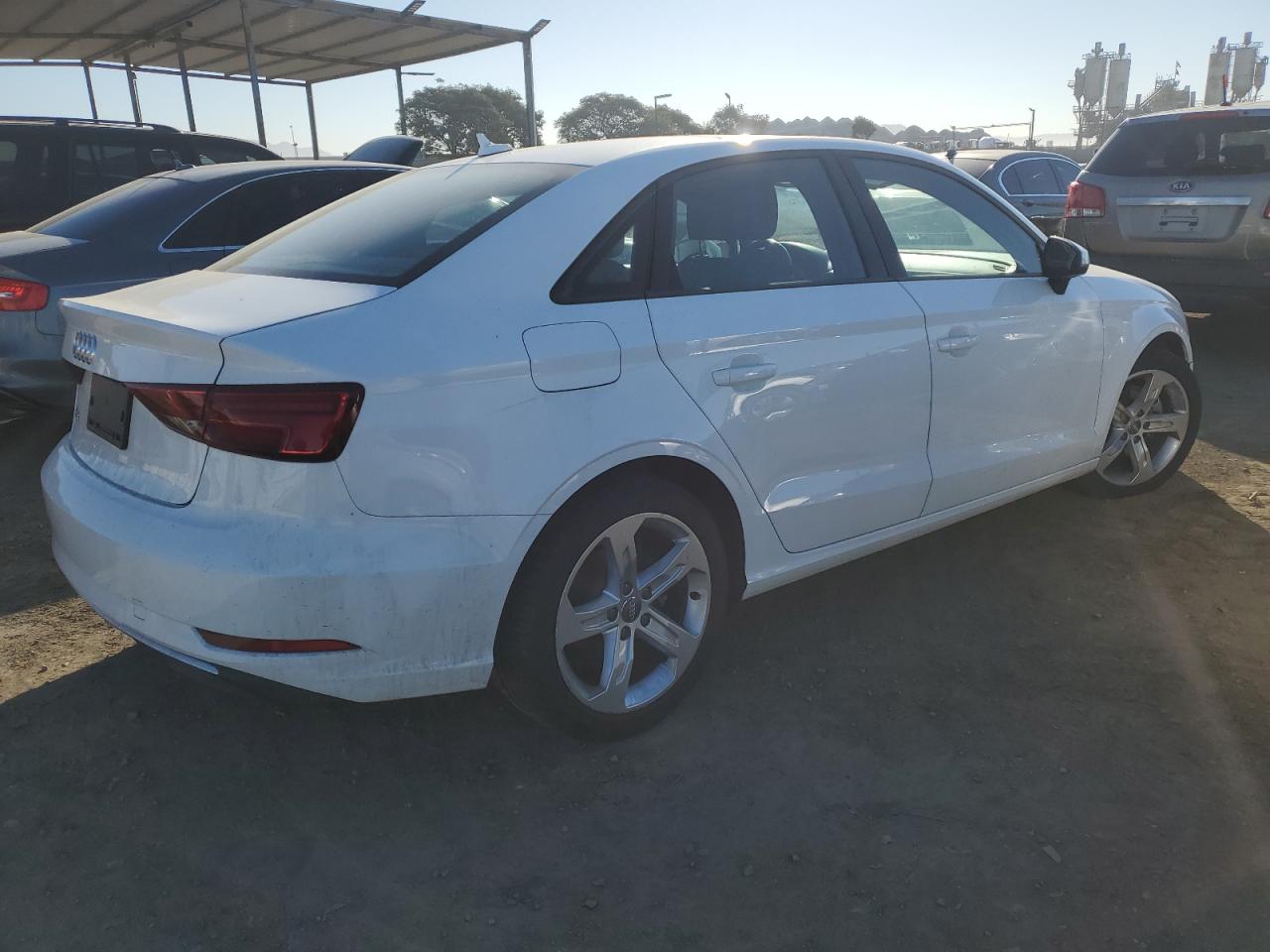 VIN WAUAUGFF6H1036646 2017 AUDI A3 no.3