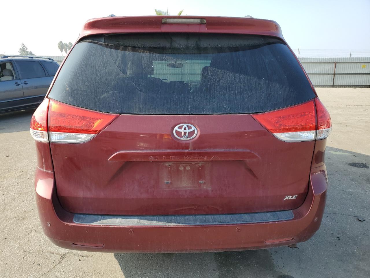 2012 Toyota Sienna - Image 6