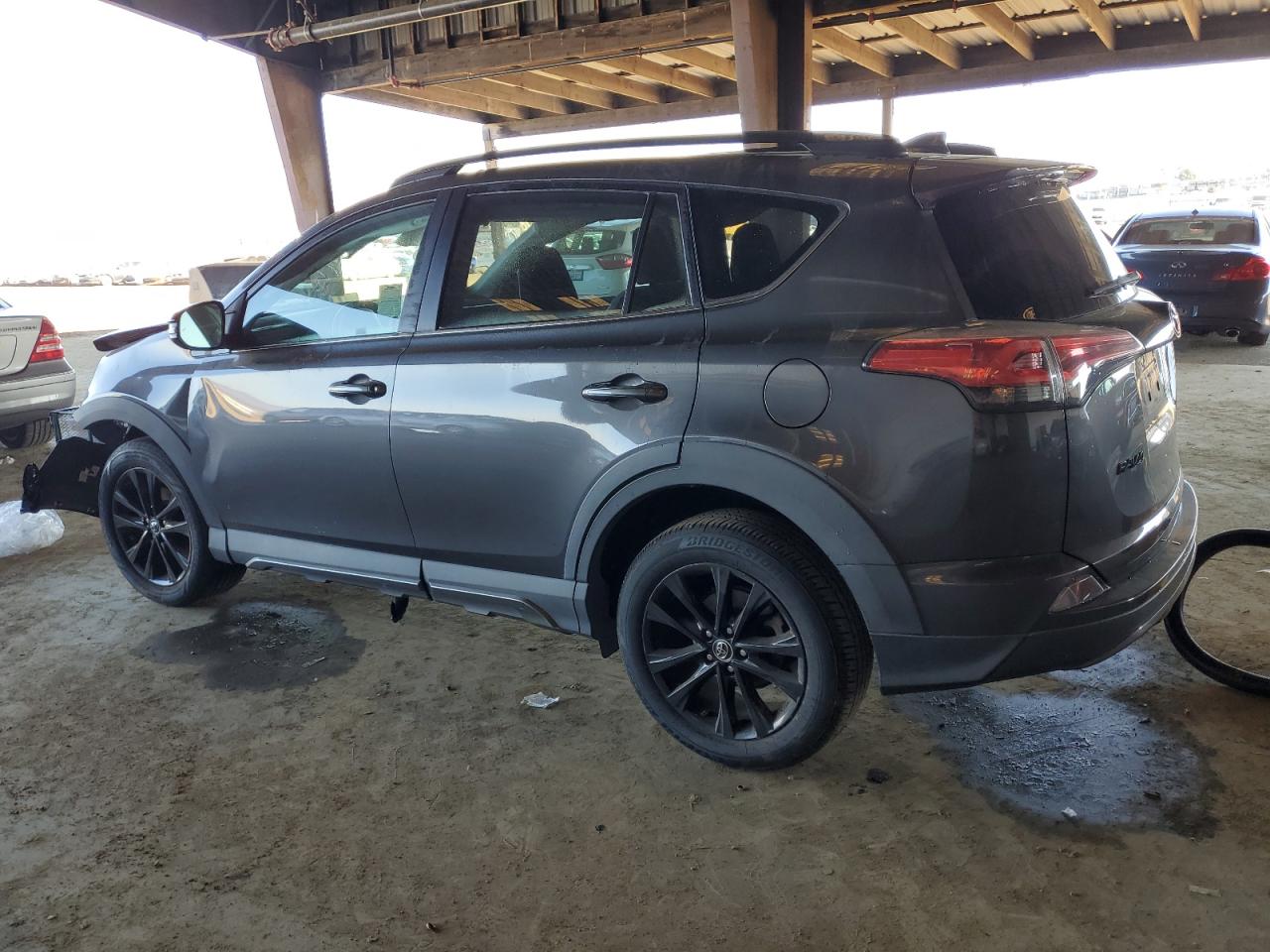 VIN 2T3RFREV7JW707706 2018 TOYOTA RAV4 no.2