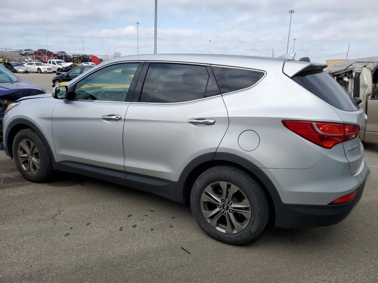 2016 Hyundai Santa Fe - Image 2