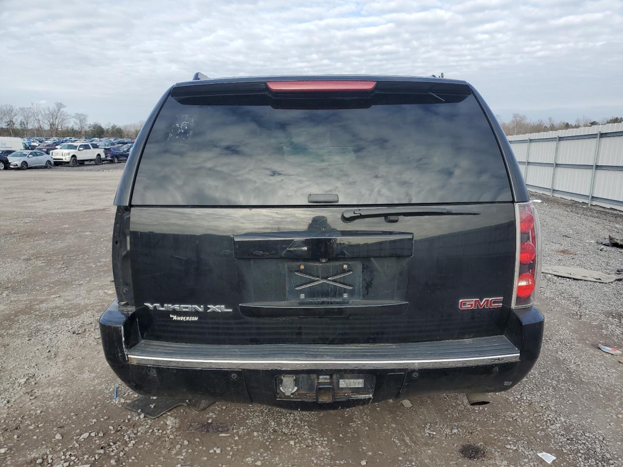2007 GMC Yukon - Image 6
