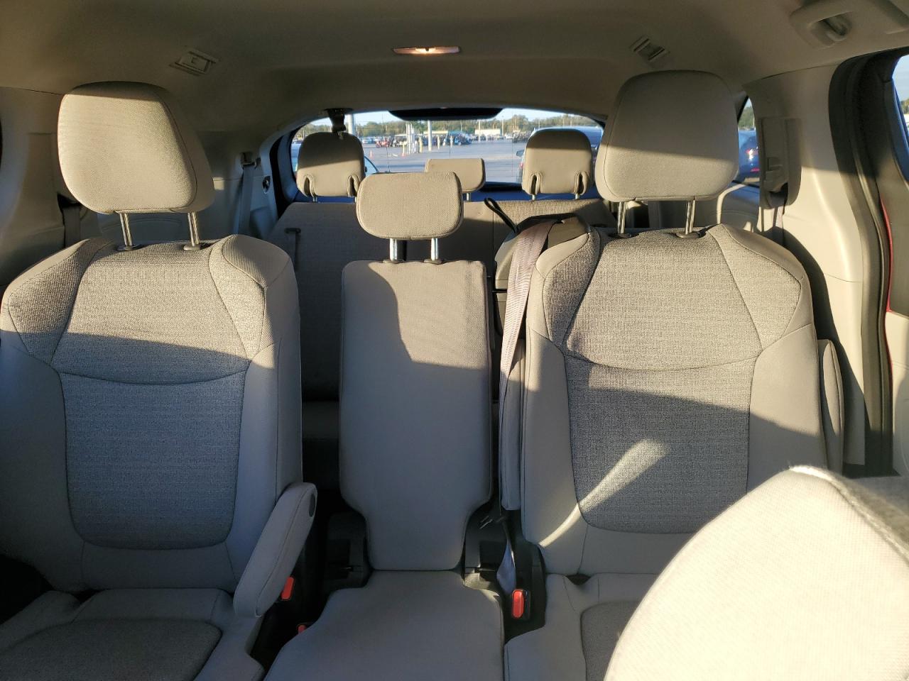 2022 Toyota Sienna Le VIN: 5TDKRKEC1NS101677 Lot: 79781864