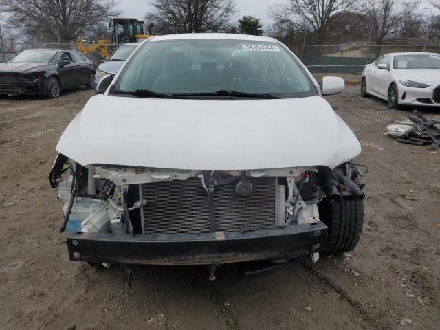  TOYOTA COROLLA 2013 Белы