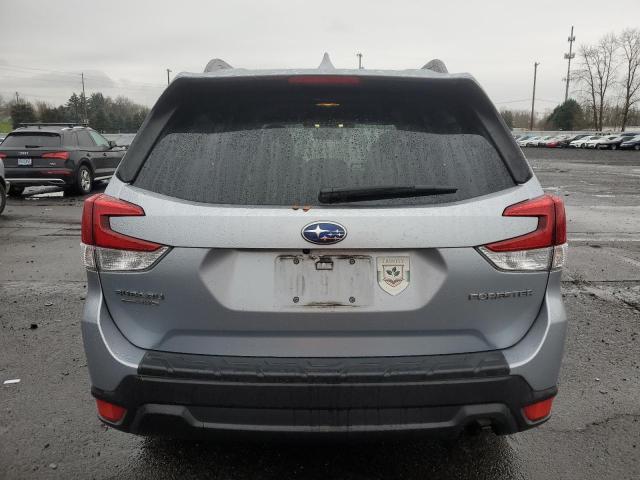  SUBARU FORESTER 2019 Srebrny