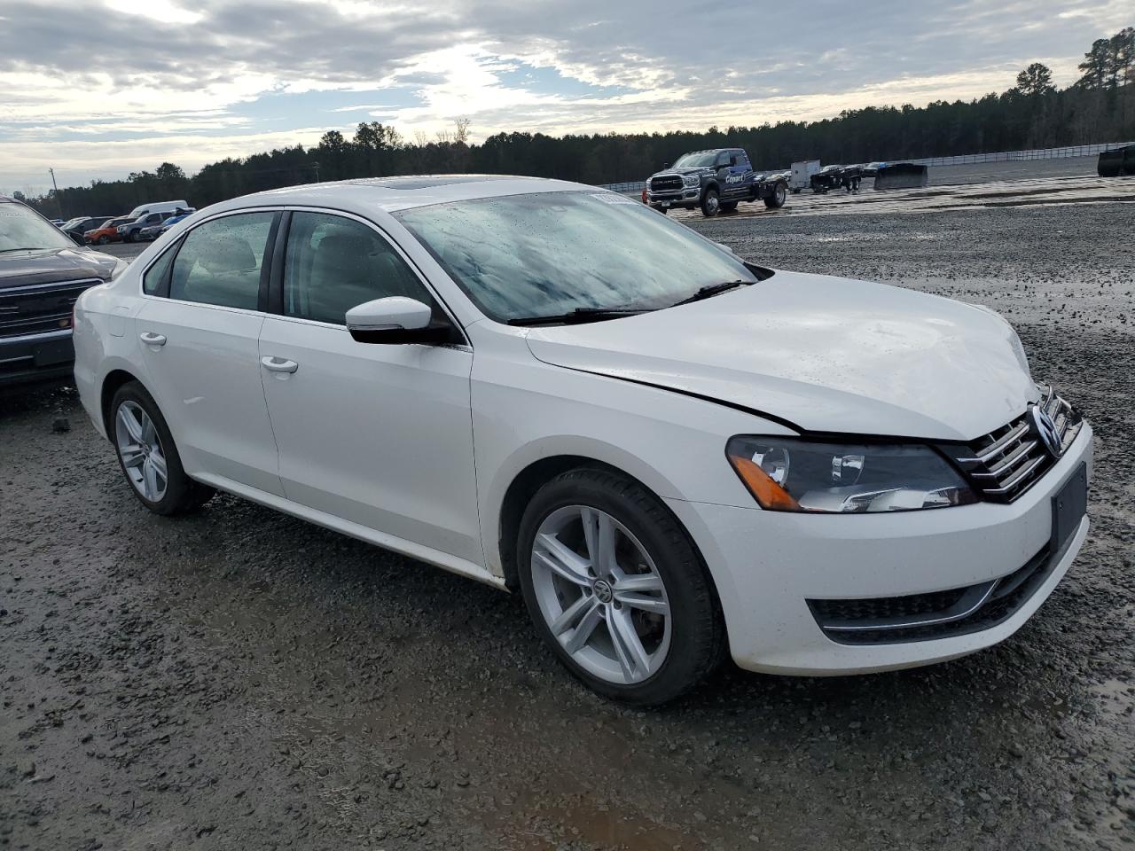 VIN 1VWBV7A35FC092674 2015 VOLKSWAGEN PASSAT no.4