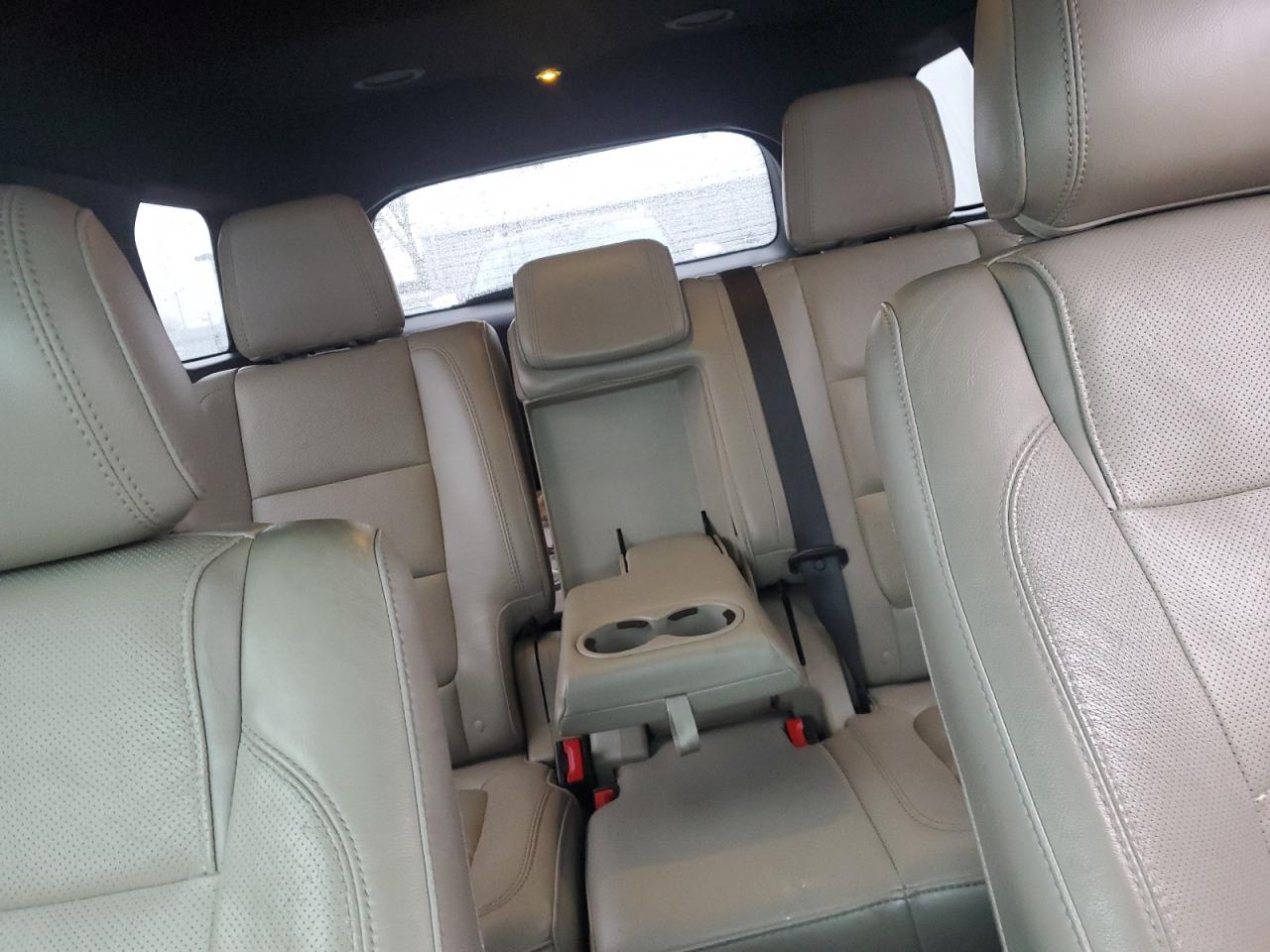 2014 Ford Explorer - Image 10