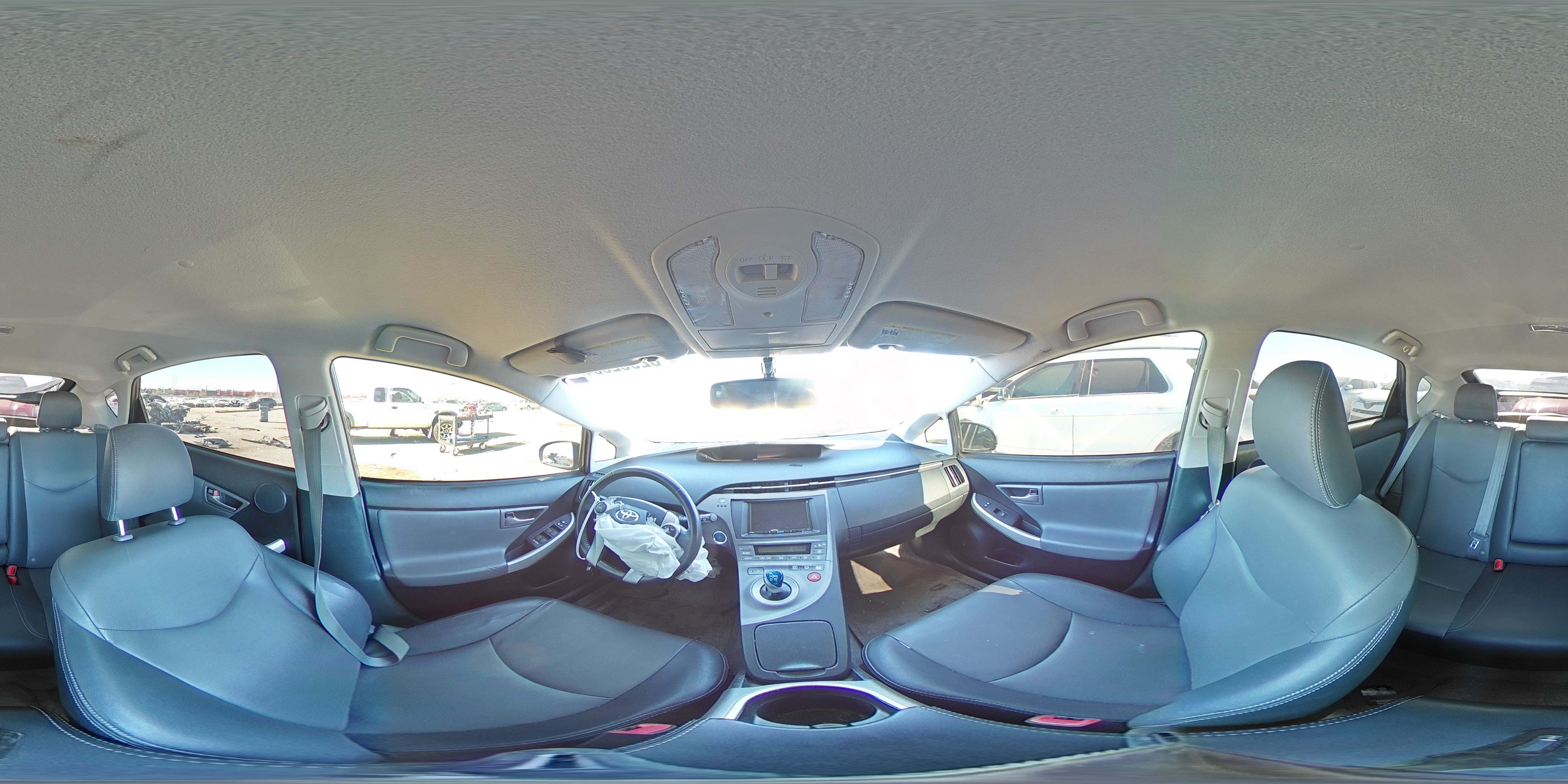2012 Toyota Prius - Image 13