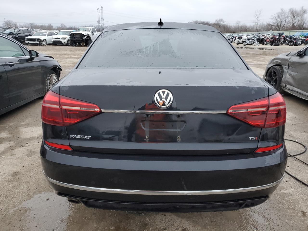 2017 Volkswagen Passat - Image 6
