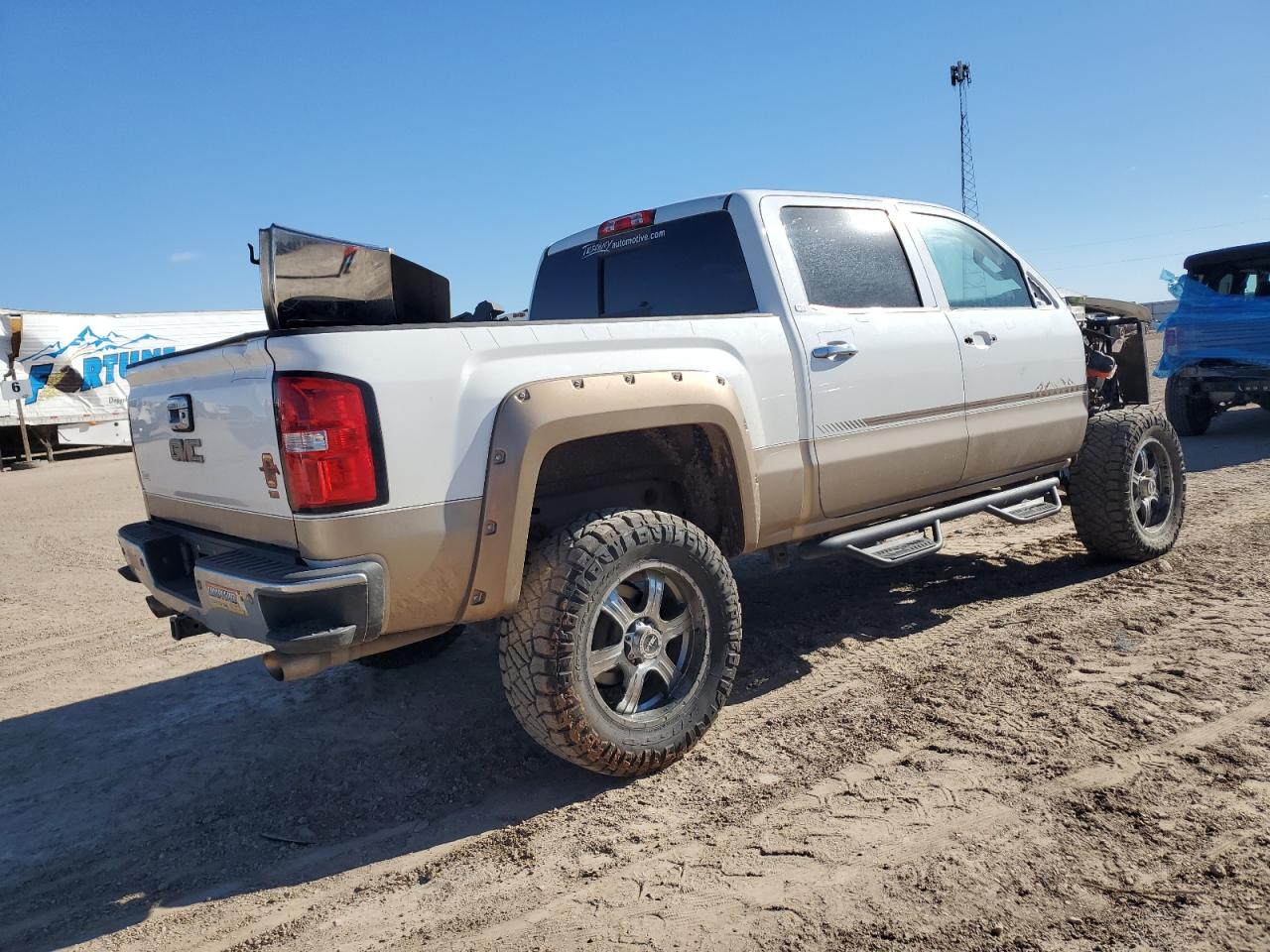 2014 GMC Sierra - Image 3