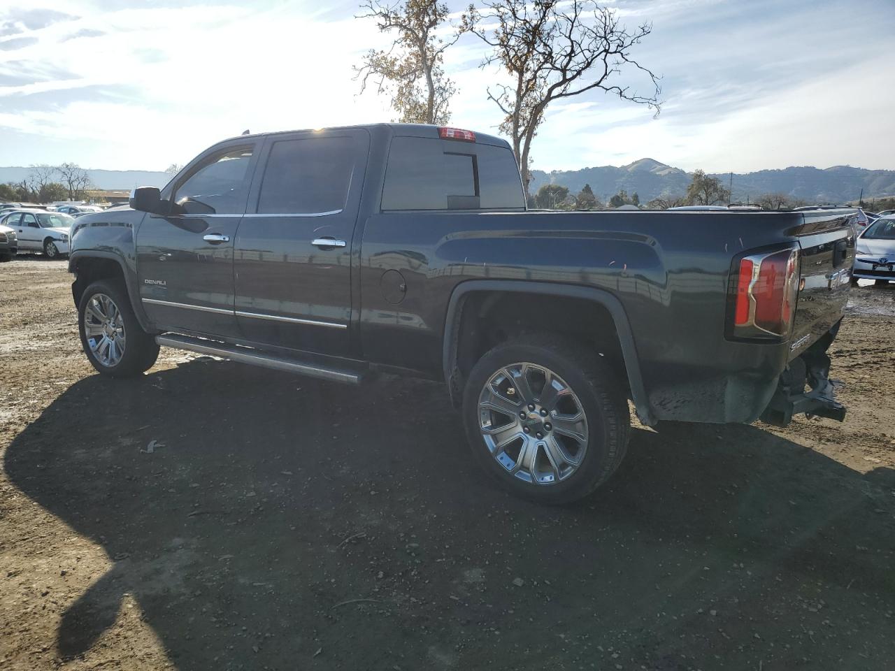 2018 GMC Sierra - Image 2