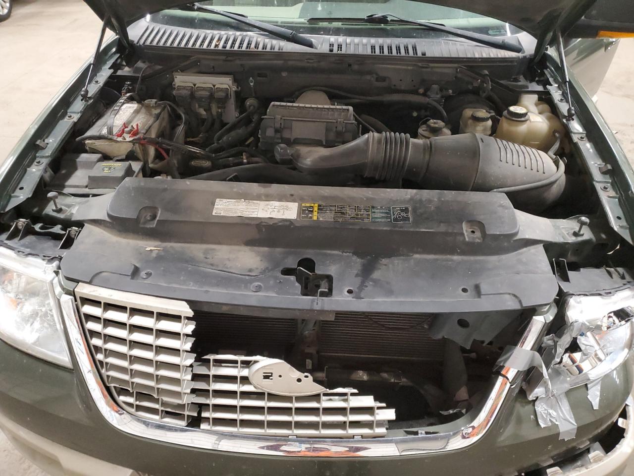 2005 Ford Expedition - Image 12