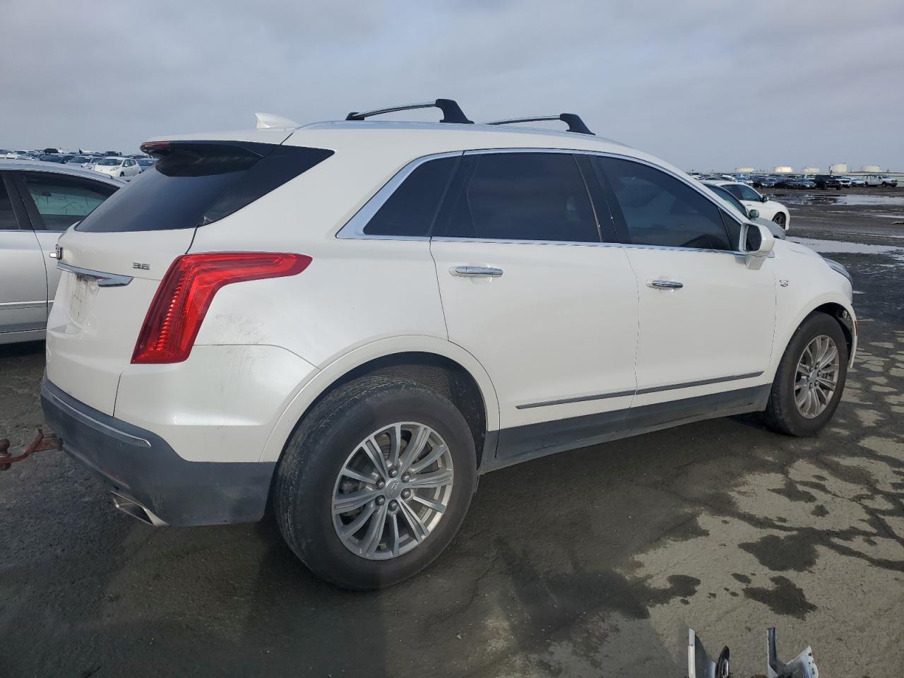 2017 Cadillac XT5 - Image 3