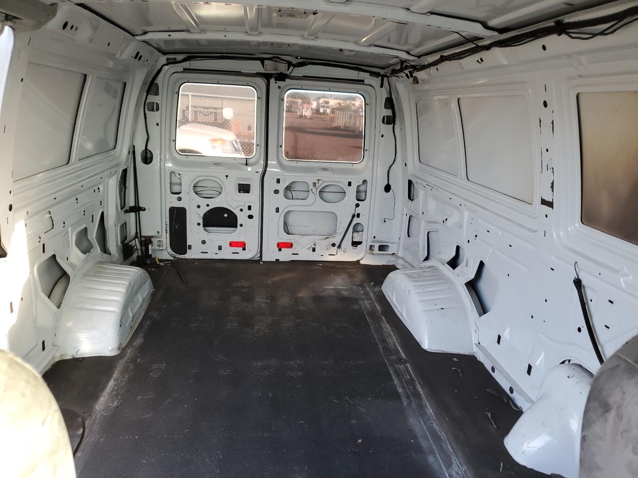 2013 Ford Econoline - Image 10