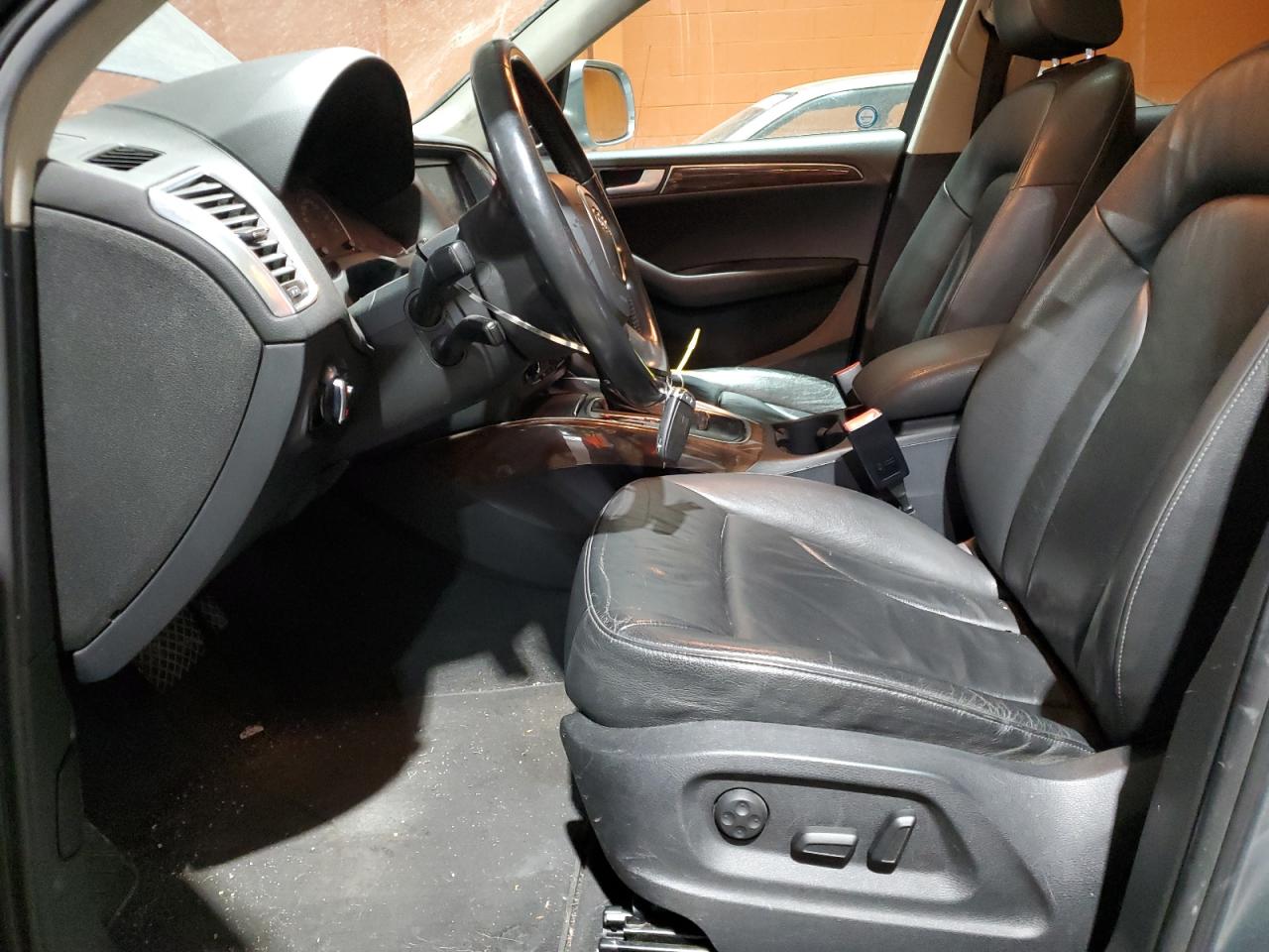 2010 Audi Q5 Premium Plus VIN: WA1LKCFP0AA077079 Lot: 84256394