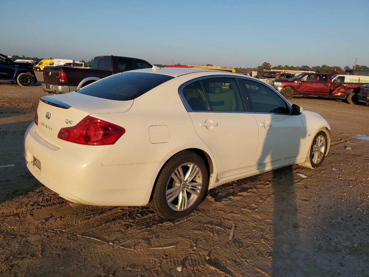 2015 Infiniti Q40 - Image 3