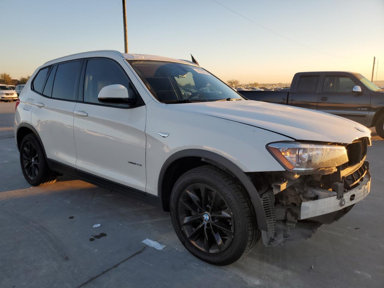 VIN 5UXWX9C31H0T16663 2017 BMW X3 no.4