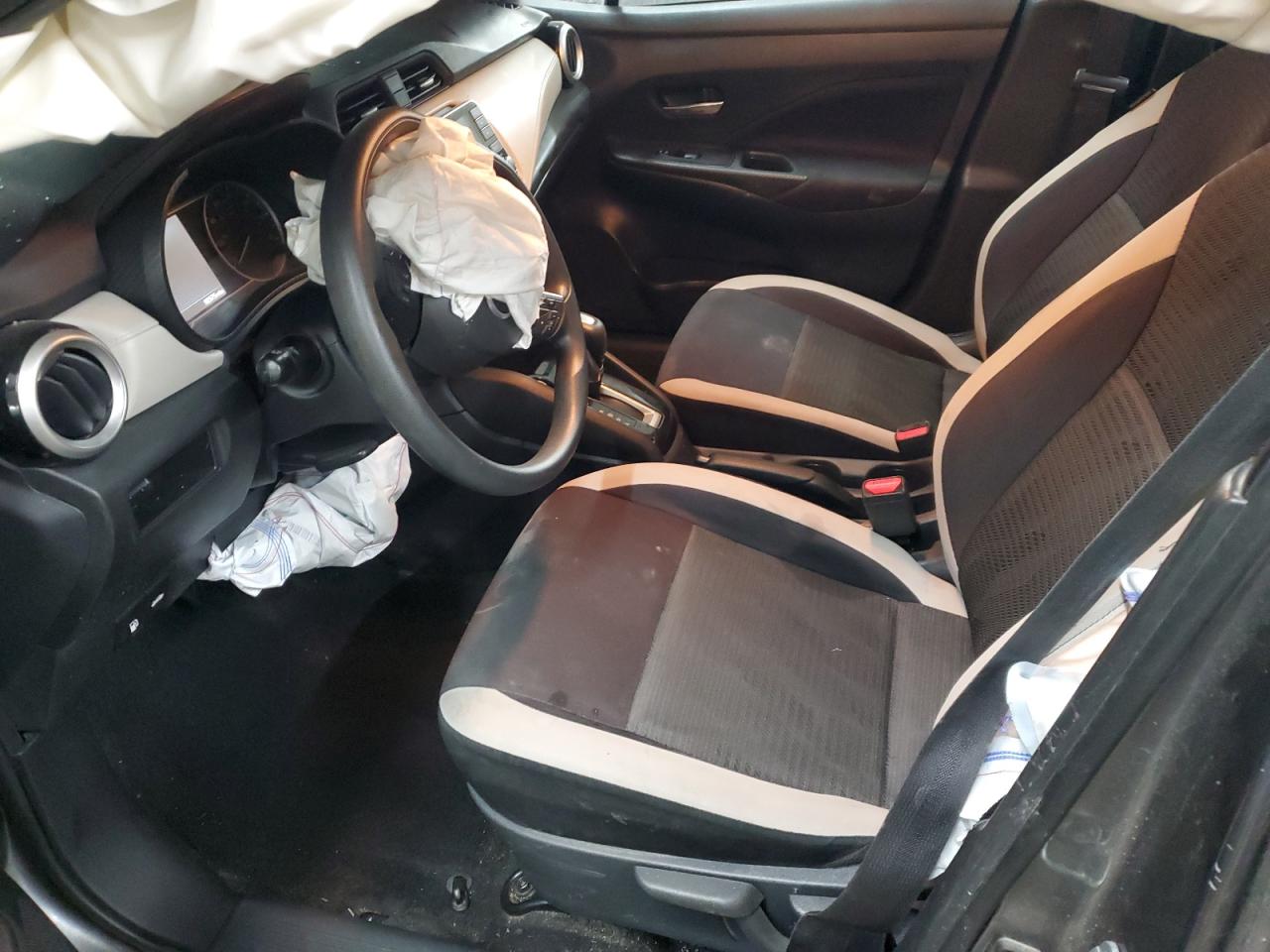 2021 Nissan Versa - Image 7