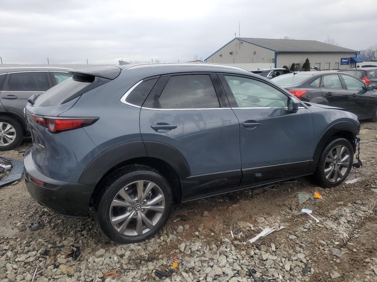 VIN 3MVDMBEM6LM127882 2020 MAZDA CX30 no.3