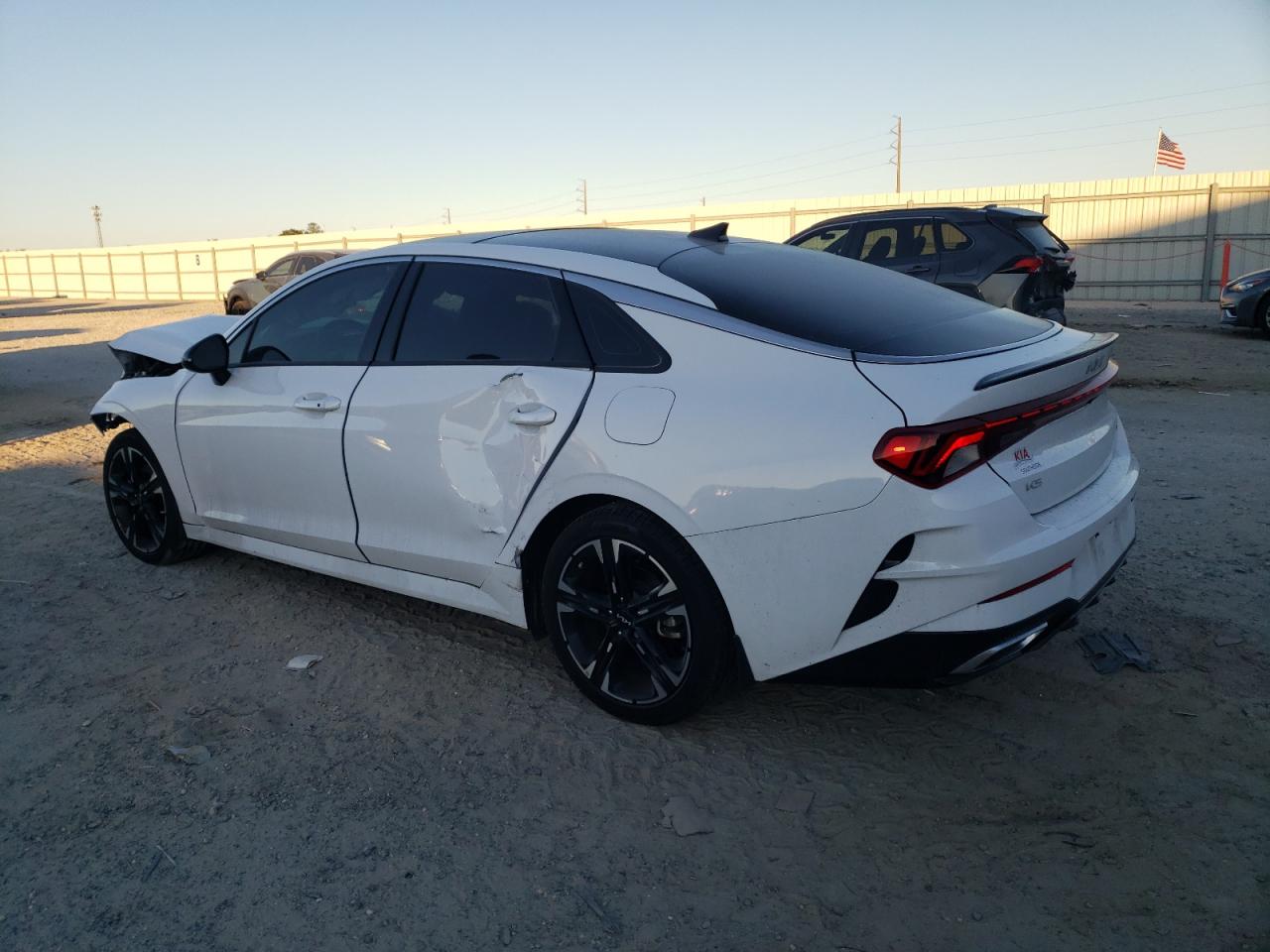 2024 Kia K5 - Image 2