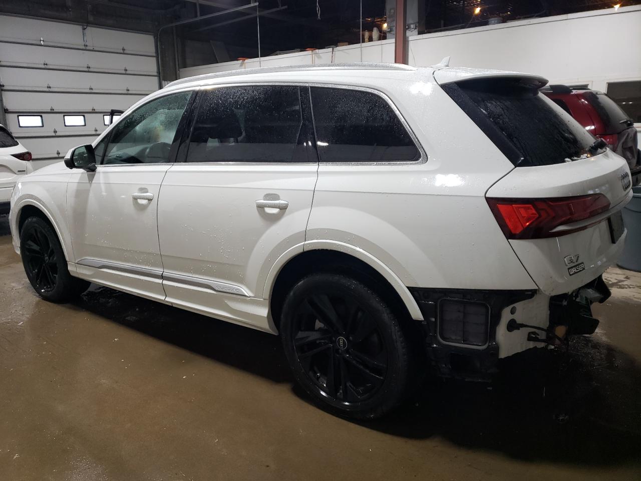 2022 Audi Q7 - Image 2