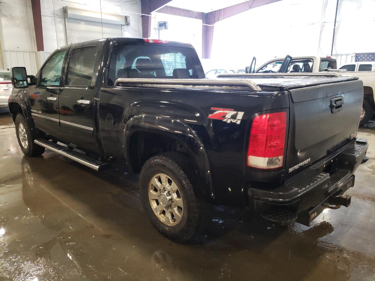 2014 GMC Sierra - Image 2