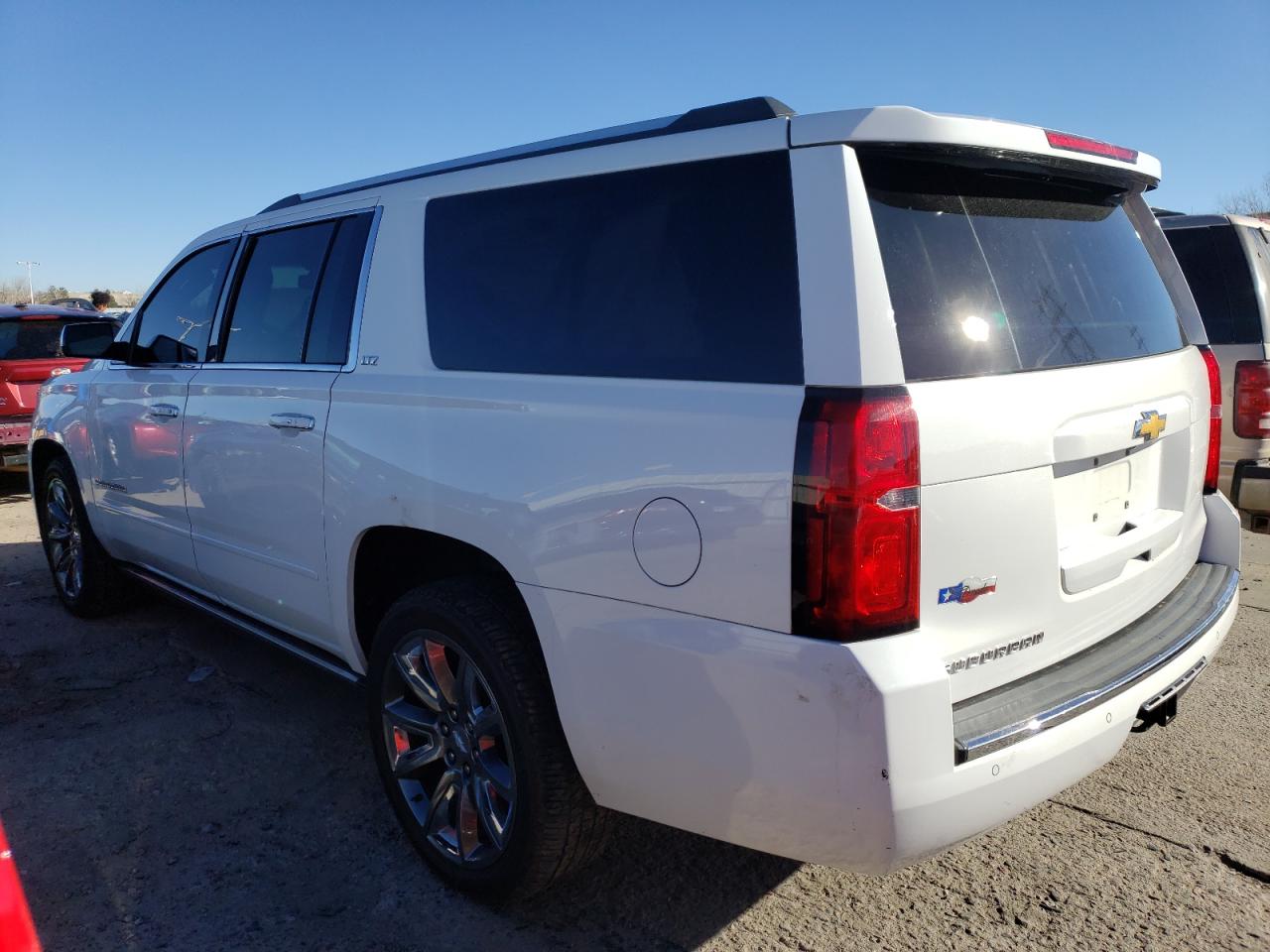 VIN 1GNSCKKC4FR720318 2015 CHEVROLET SUBURBAN no.2