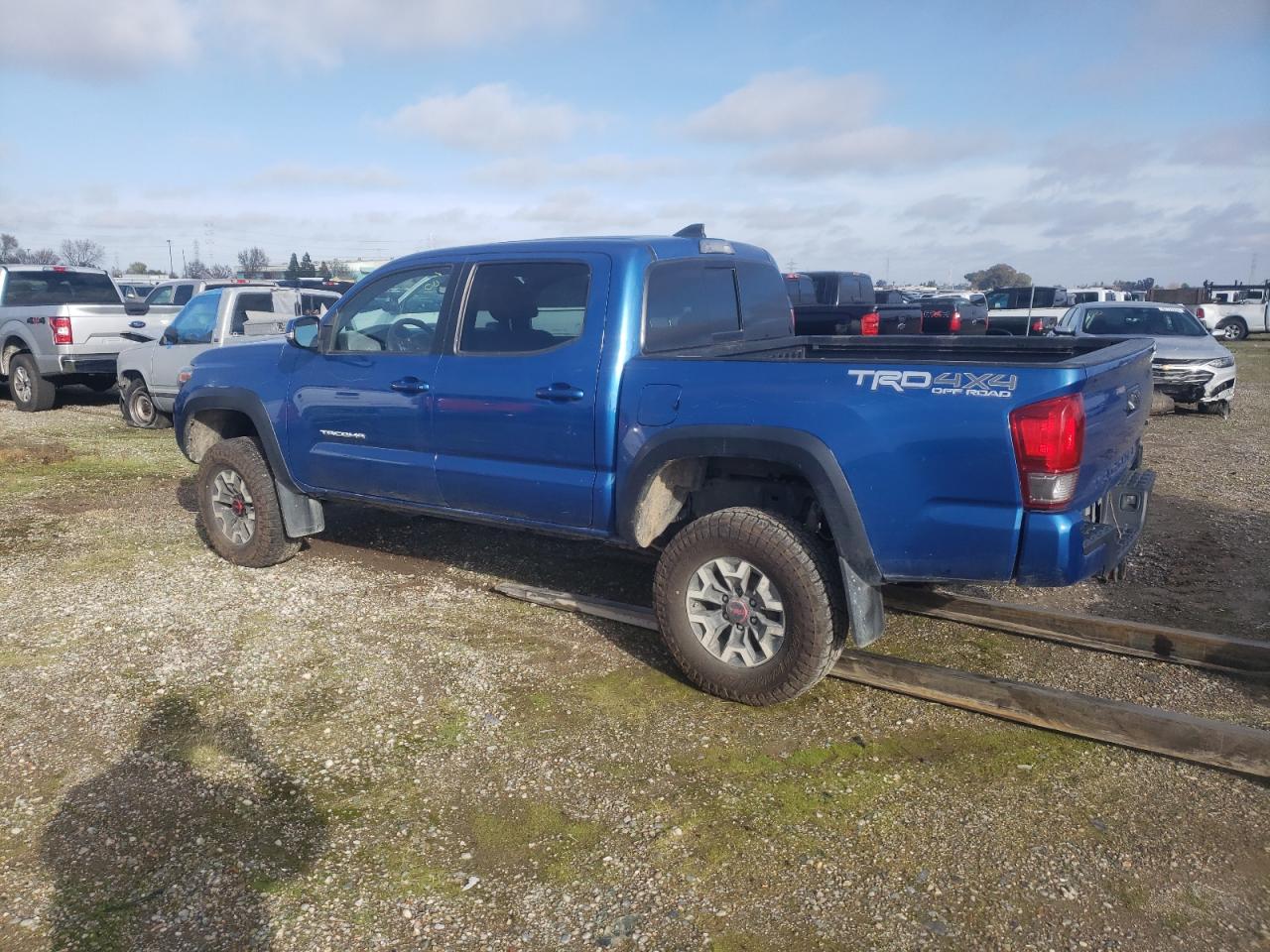 VIN 3TMCZ5AN9HM103226 2017 TOYOTA TACOMA no.2