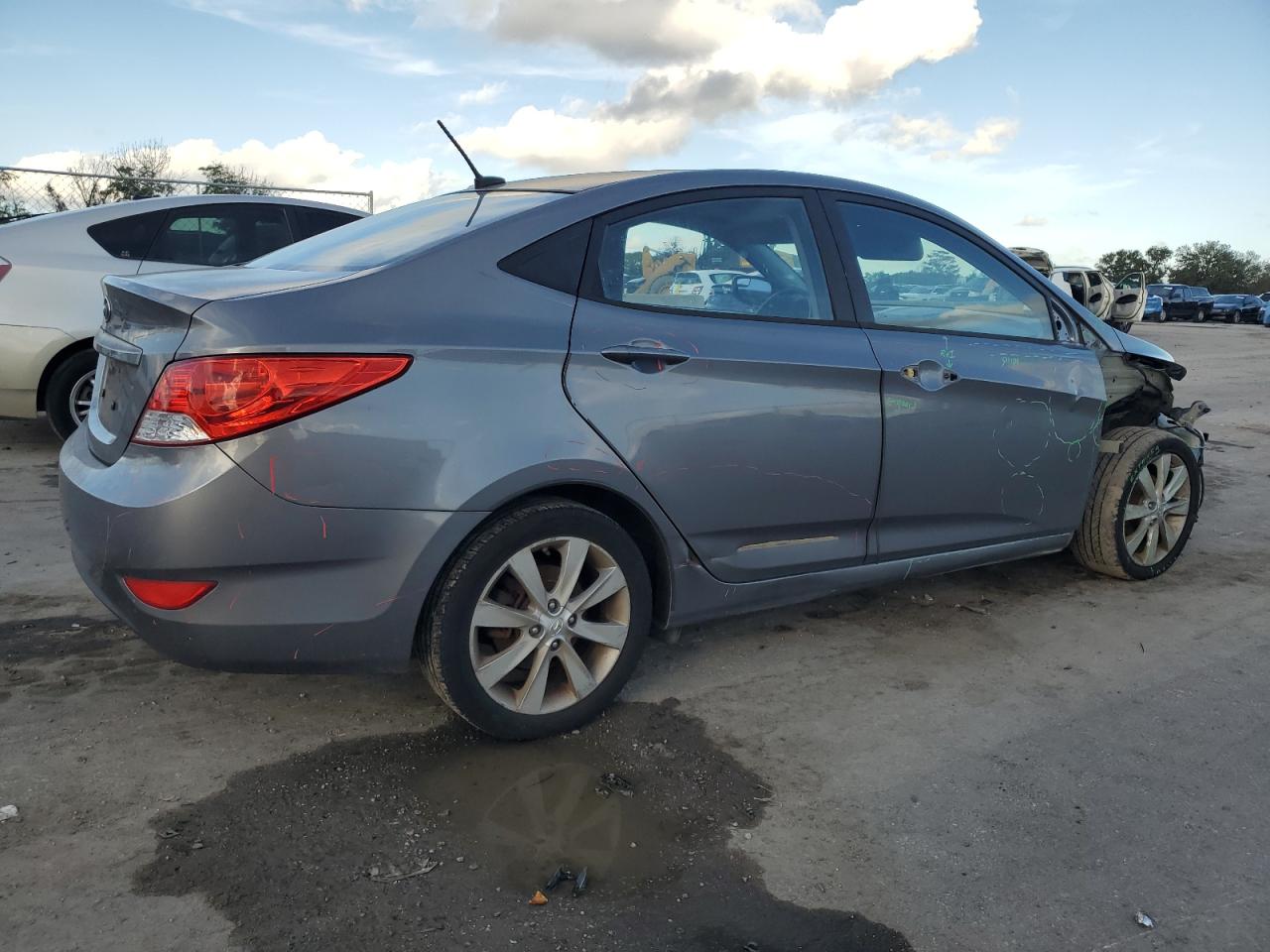 VIN KMHCU4AE2EU719121 2014 HYUNDAI ACCENT no.3