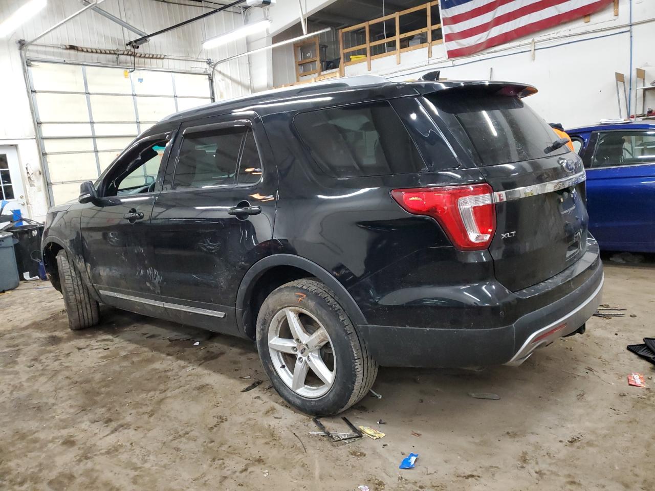 2016 Ford Explorer - Image 2