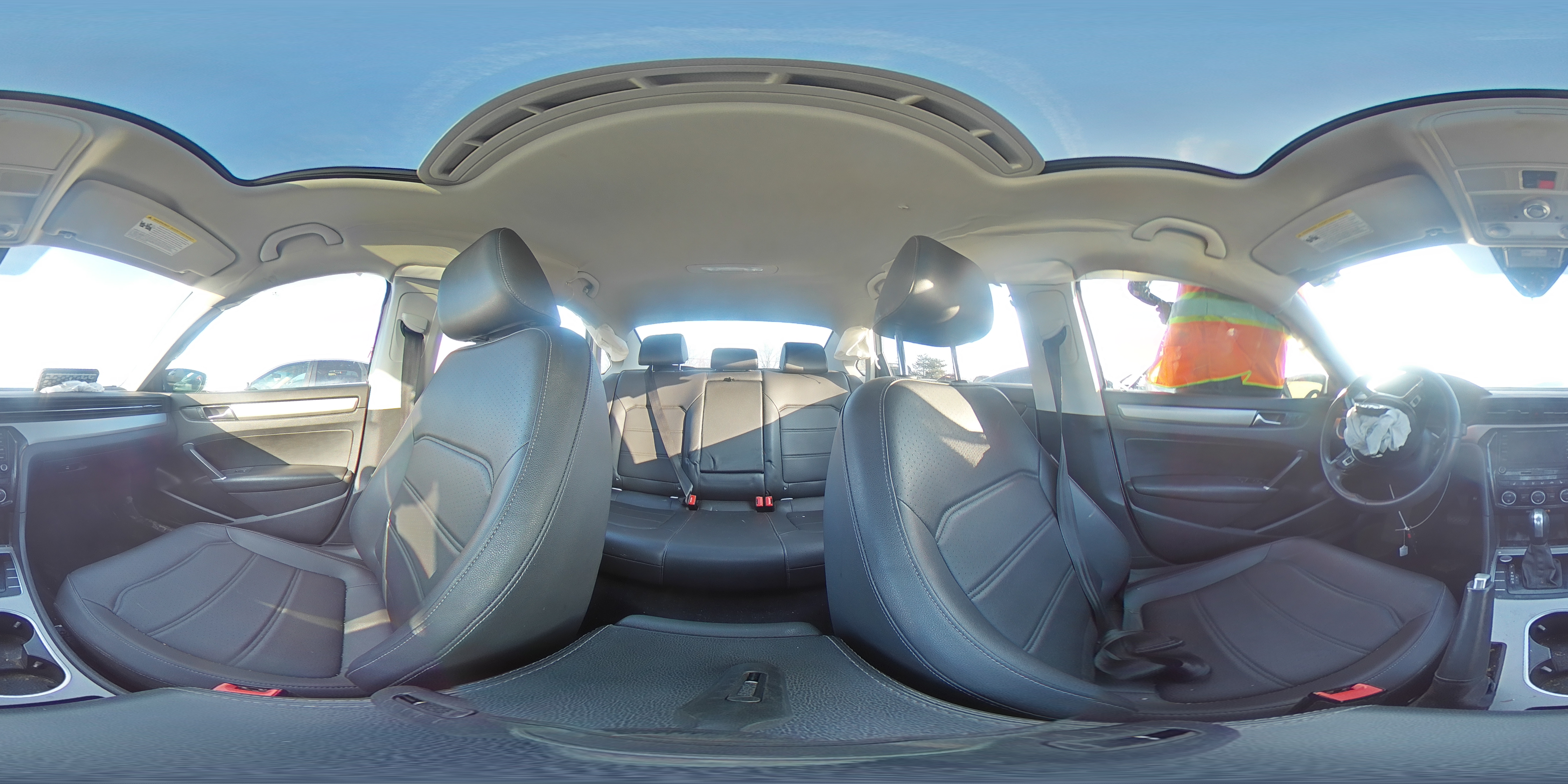 2021 Volkswagen Passat - Image 13