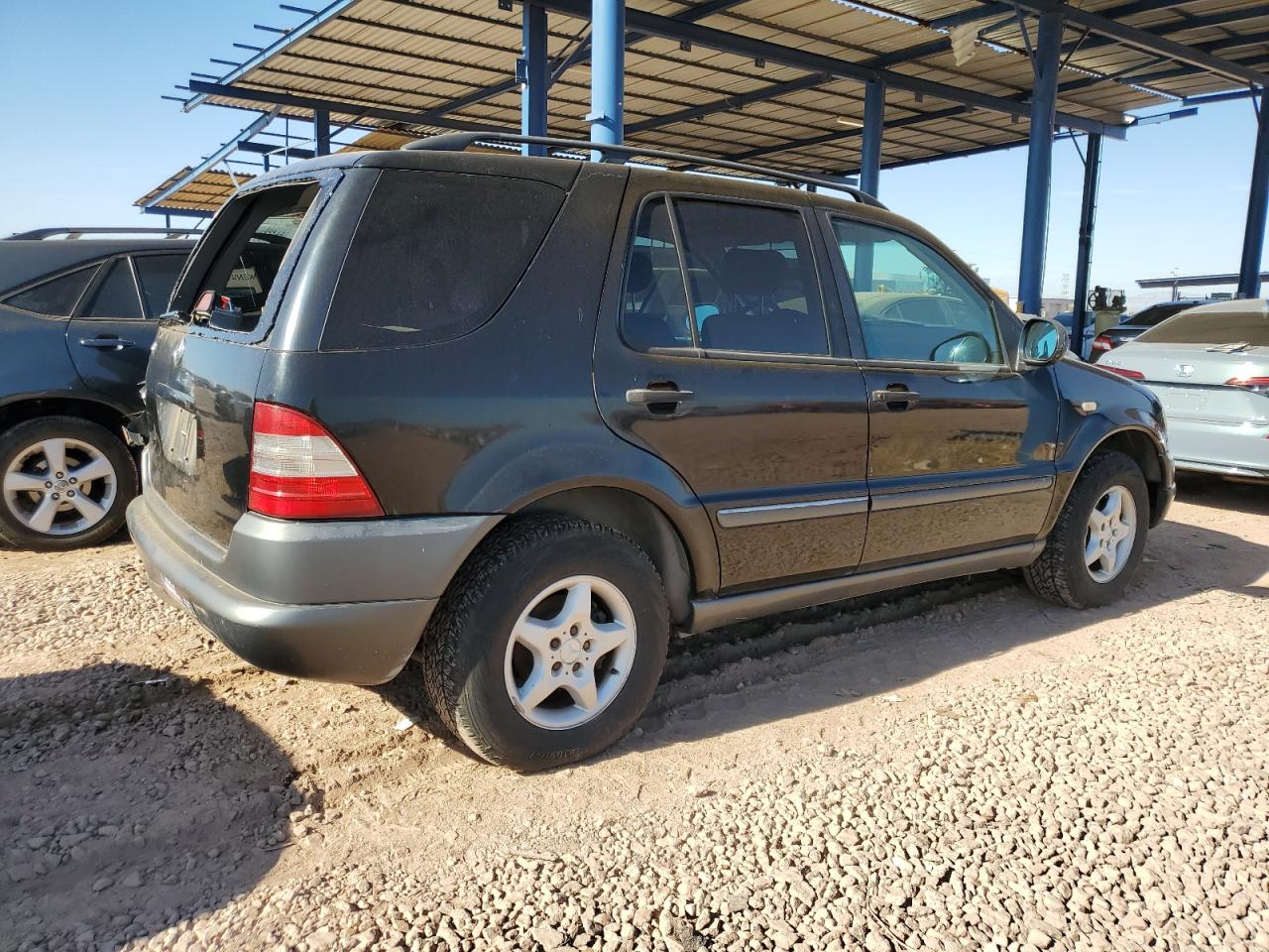 1998 Mercedes-Benz Ml 320 black null gas 4JGAB54E1WA044606 photo #4