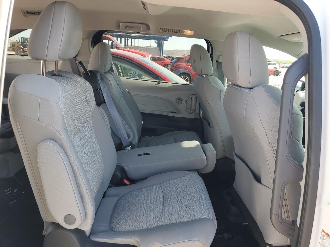 2022 Toyota Sienna - Image 11