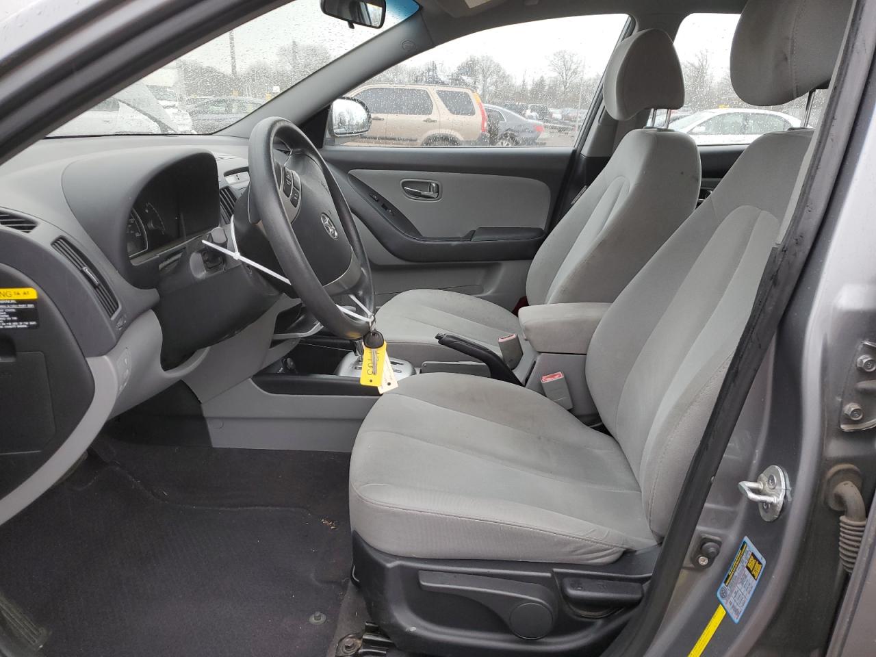 2010 Hyundai Elantra - Image 7