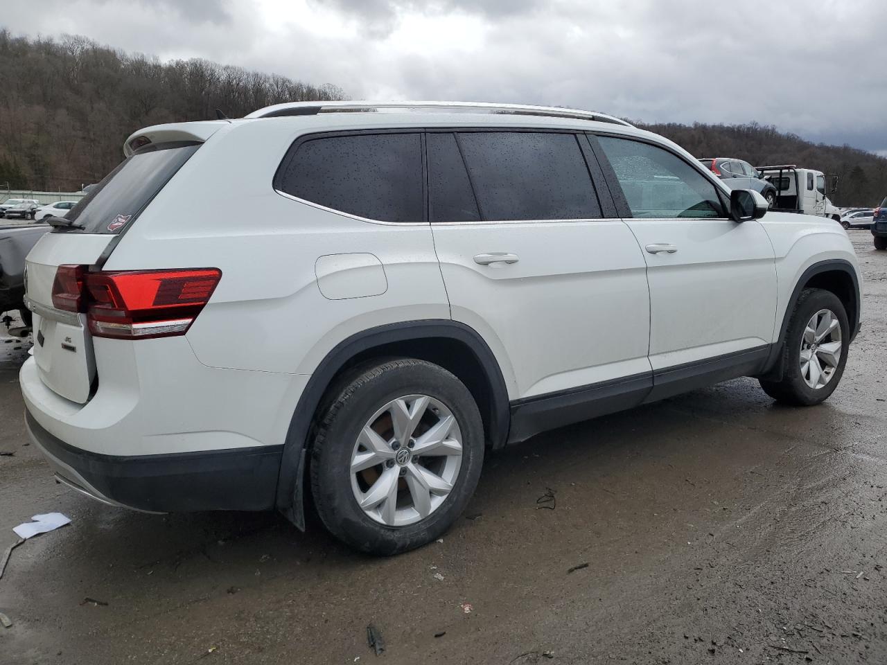 VIN 1V2KR2CA5JC523513 2018 VOLKSWAGEN ATLAS no.3