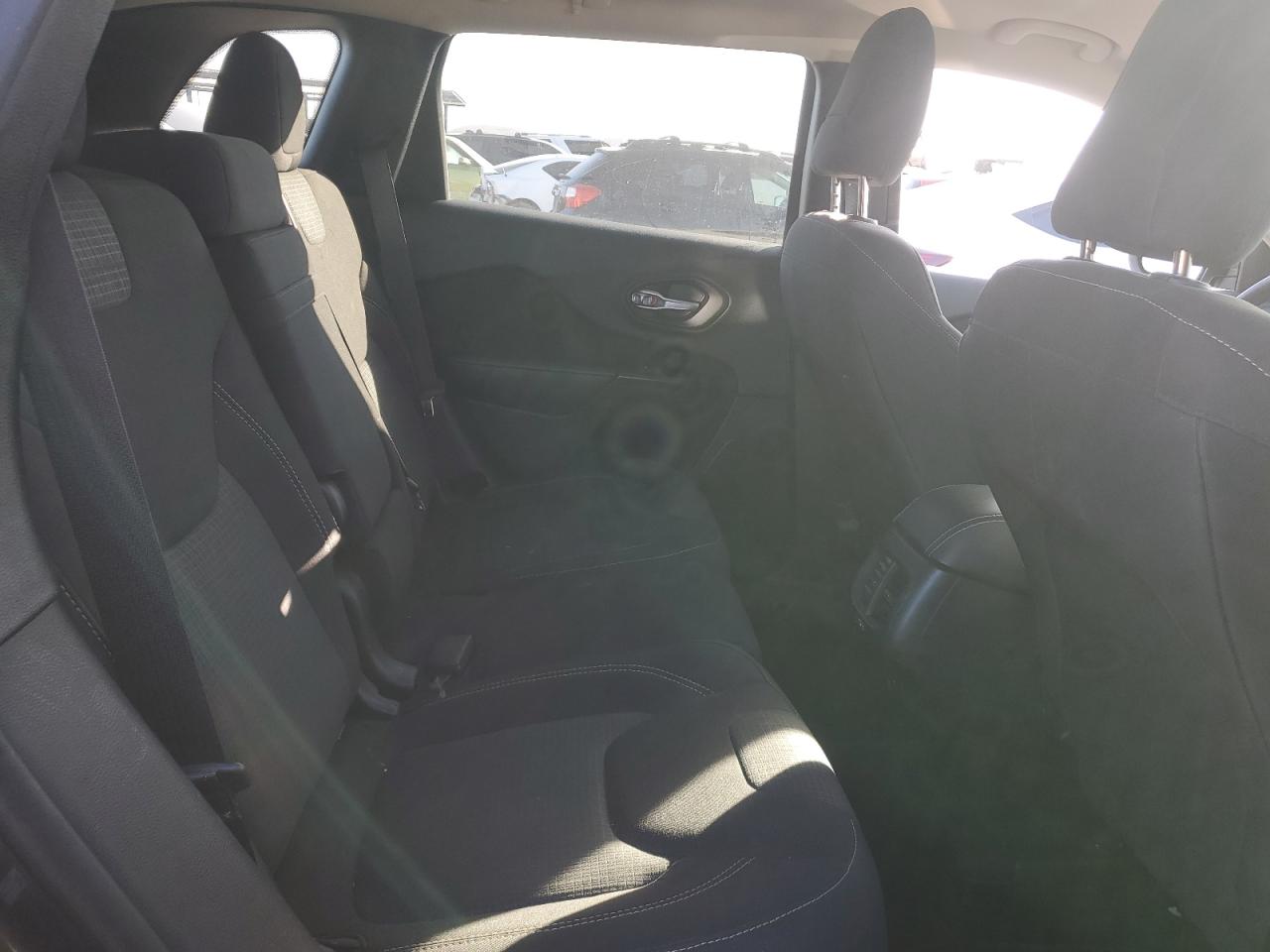 2016 Jeep Grand Cherokee - Image 10
