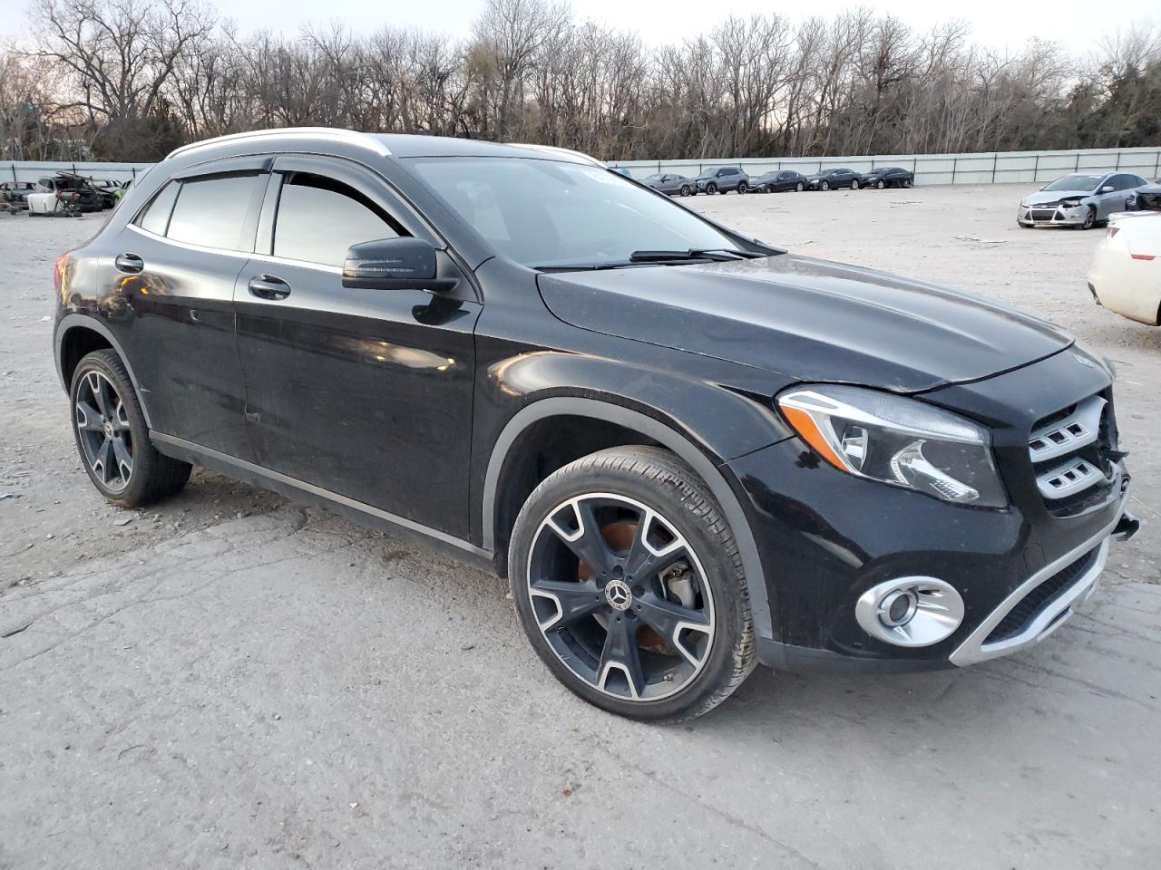 VIN WDCTG4EB3JJ383982 2018 MERCEDES-BENZ GLA-CLASS no.4