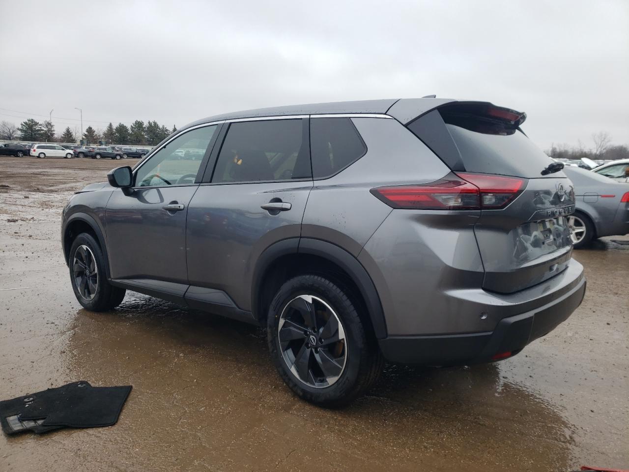 2024 Nissan Rogue - Image 2