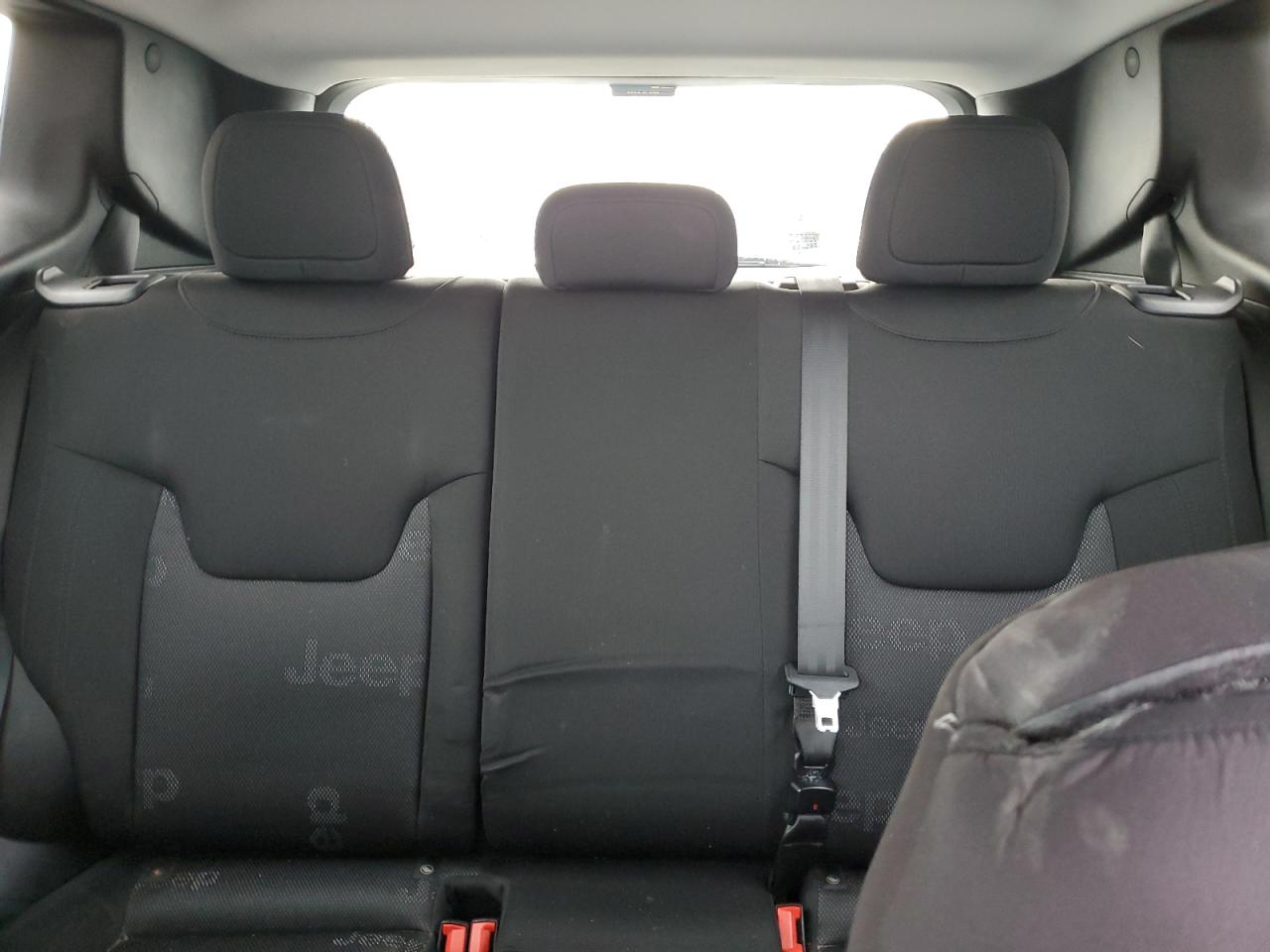 2017 Jeep Renegade - Image 10