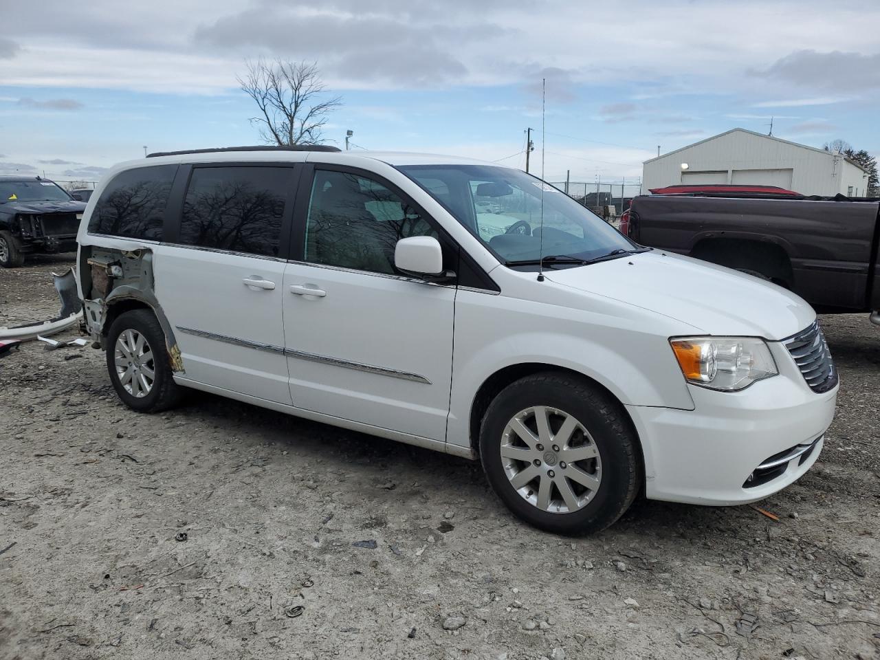 2014 Chrysler Town & Country - Image 4