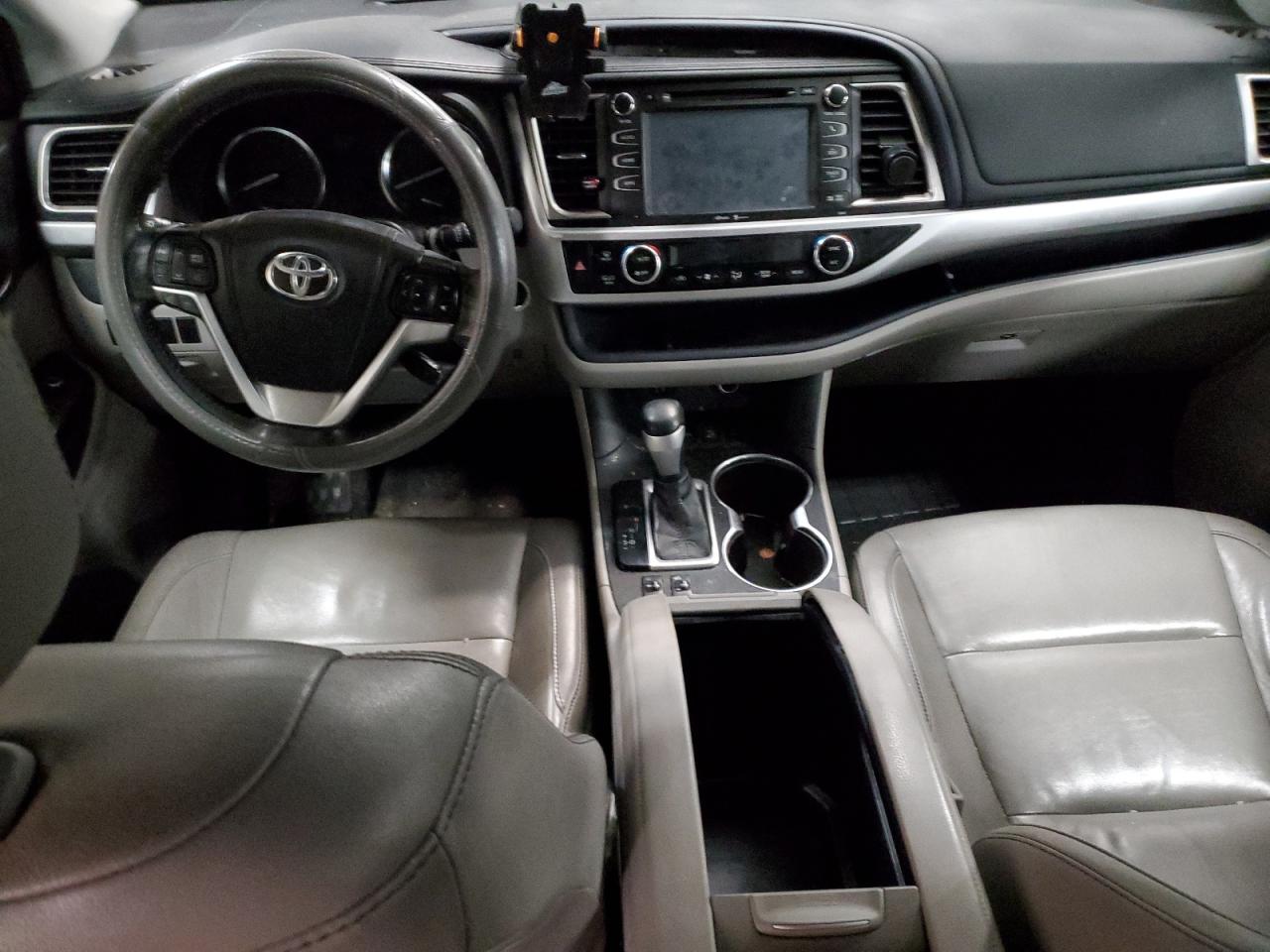 2014 Toyota Highlander - Image 8