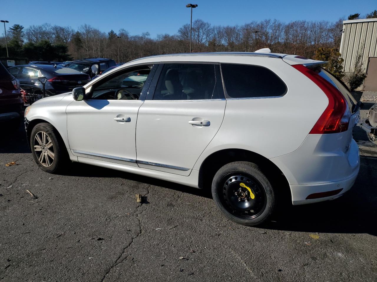 2016 Volvo XC60 - Image 2