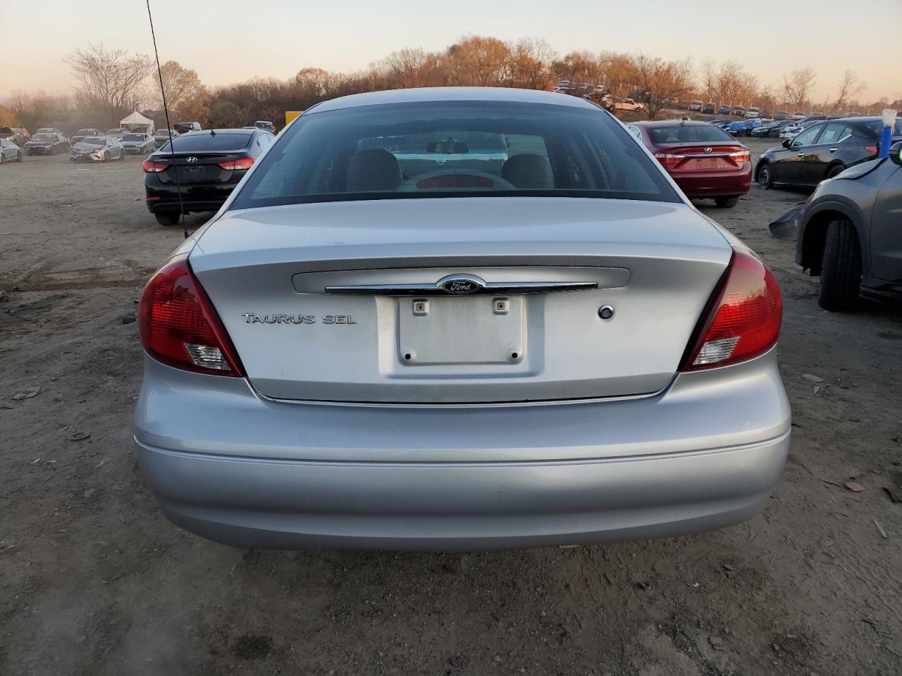2001 Ford Taurus - Image 6