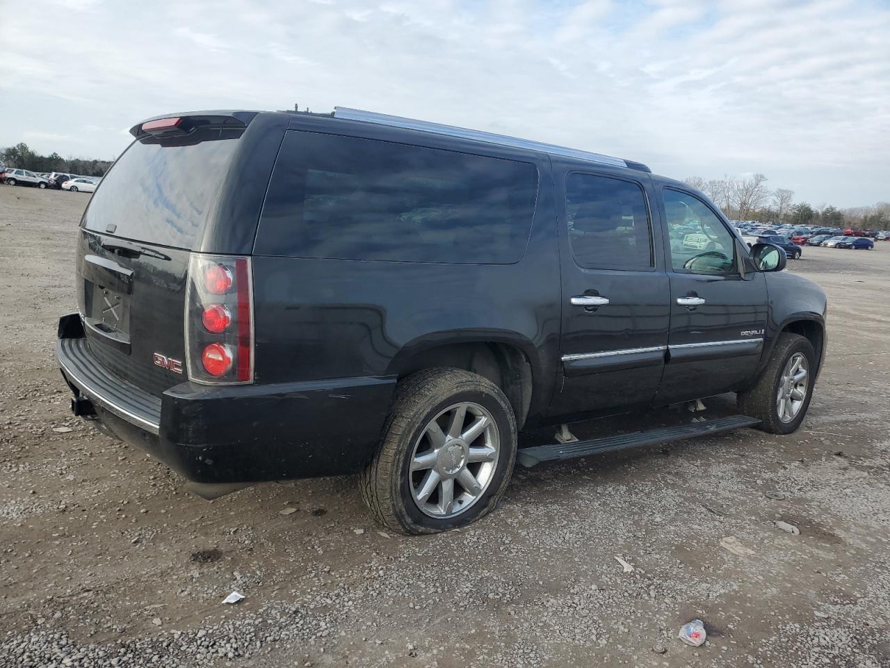 2007 GMC Yukon - Image 3
