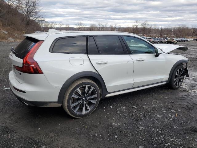  VOLVO V60 2020 Белый