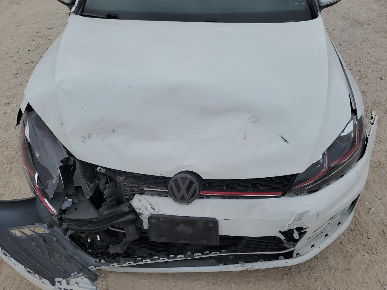 2017 Volkswagen GTI - Image 12