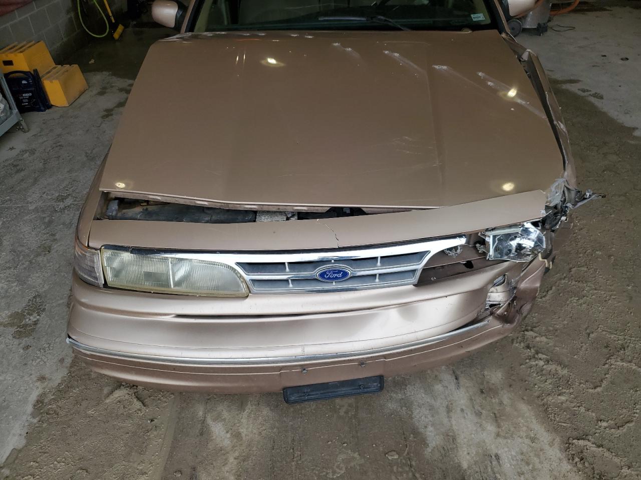 1996 Ford Crown Victoria Lx VIN: 2FALP746XTX103423 Lot: 84043194