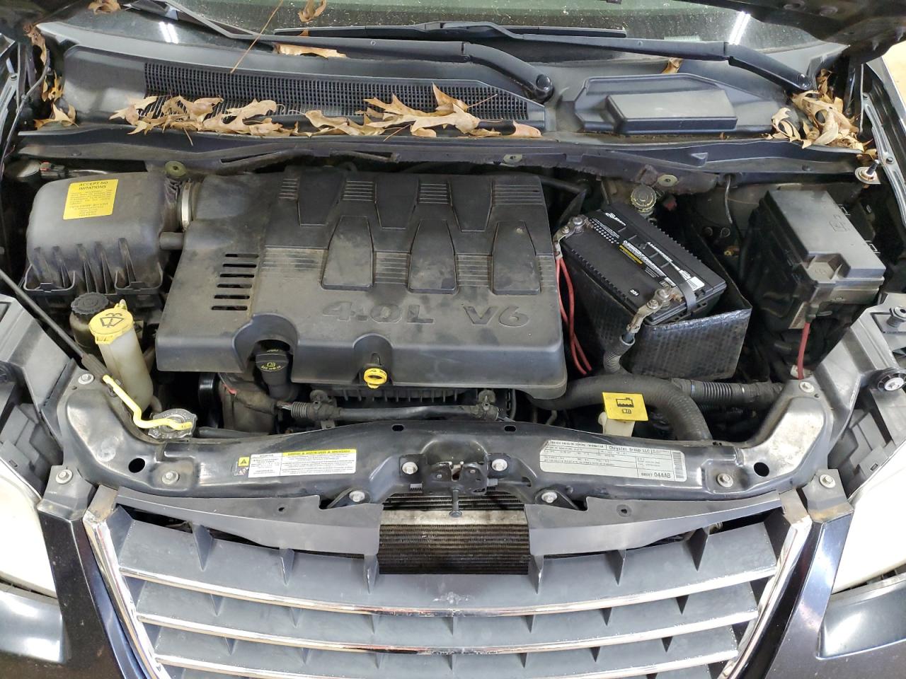 2010 Chrysler Town & Country - Image 12