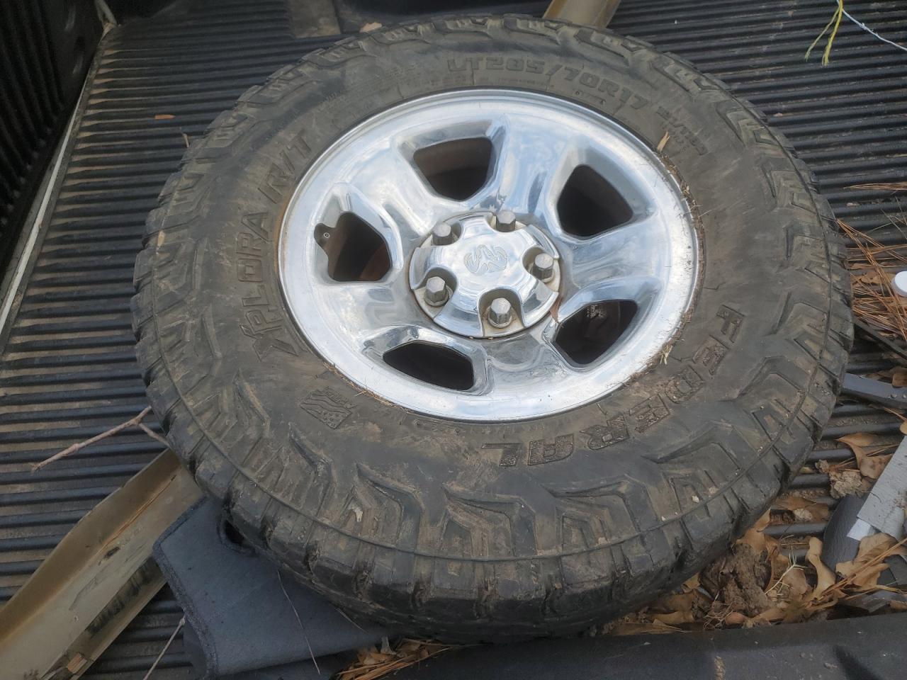 2002 Dodge RAM - Image 13