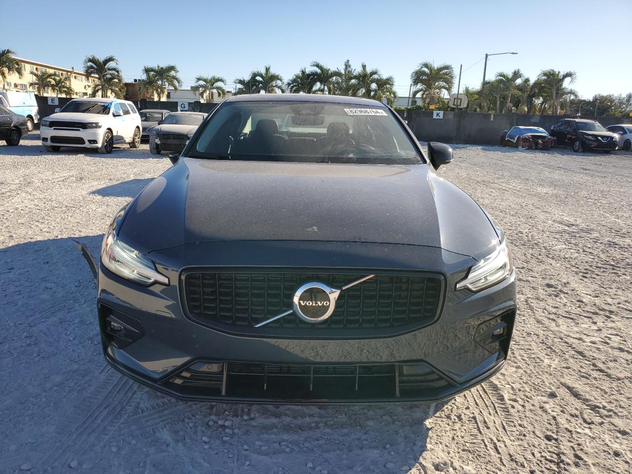 2023 Volvo S60 - Image 5